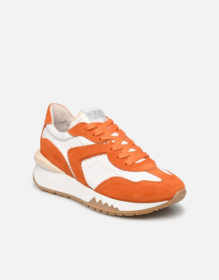 basket Semerdjian orange et blanche Saint-Cyprien