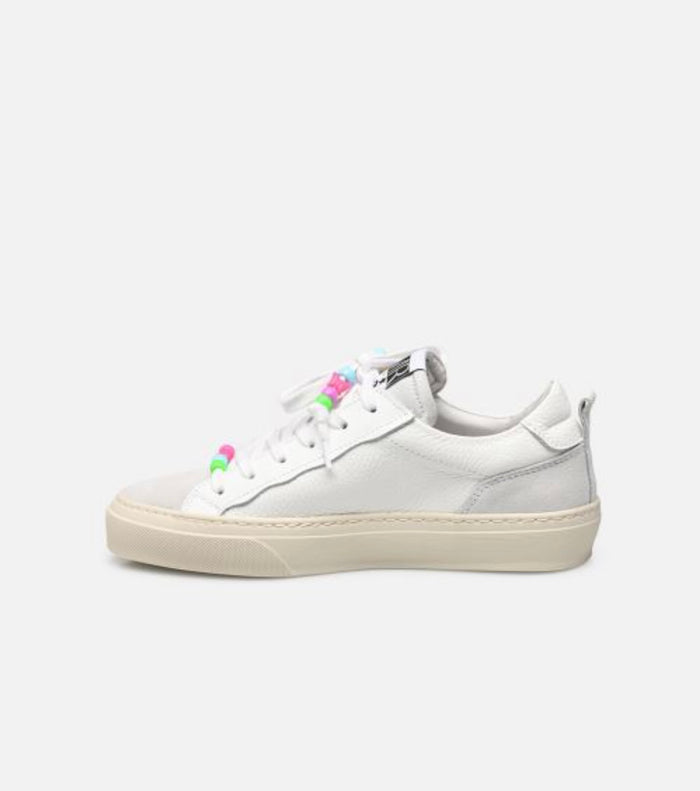 basket Semerdjian blanche avec perles colorées sur lacets