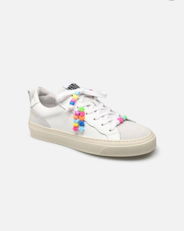 basket Semerdjian blanche avec perles colorées sur lacets