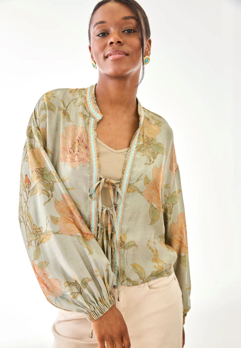 Détail galon turquoise blouse bohème