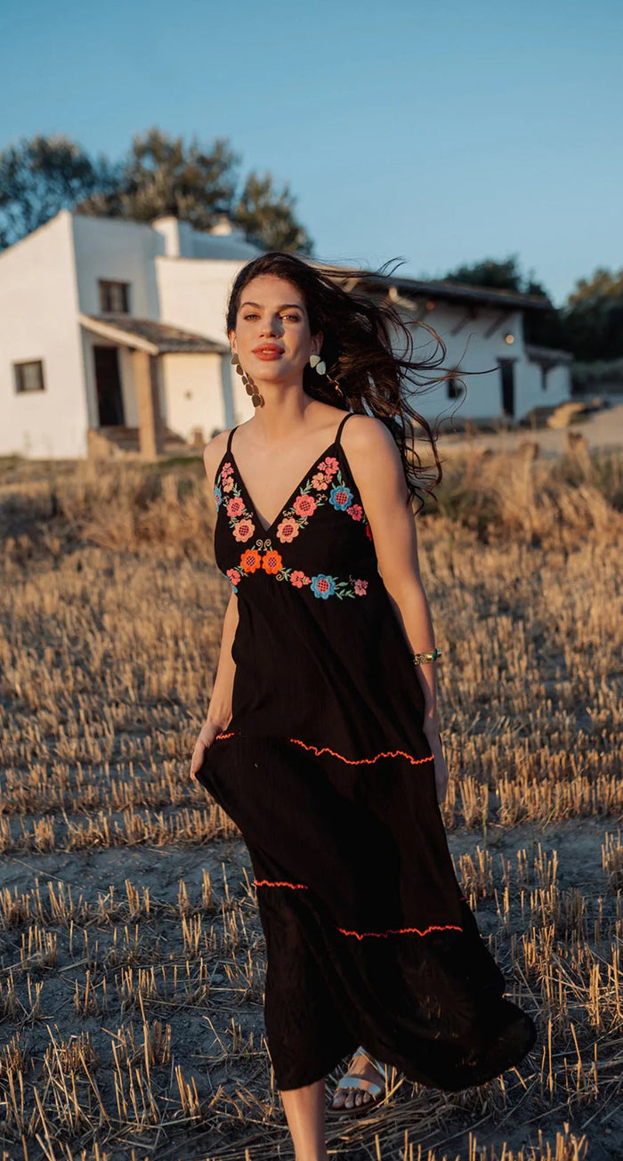 robe bohème noire brodée femme longue fluide