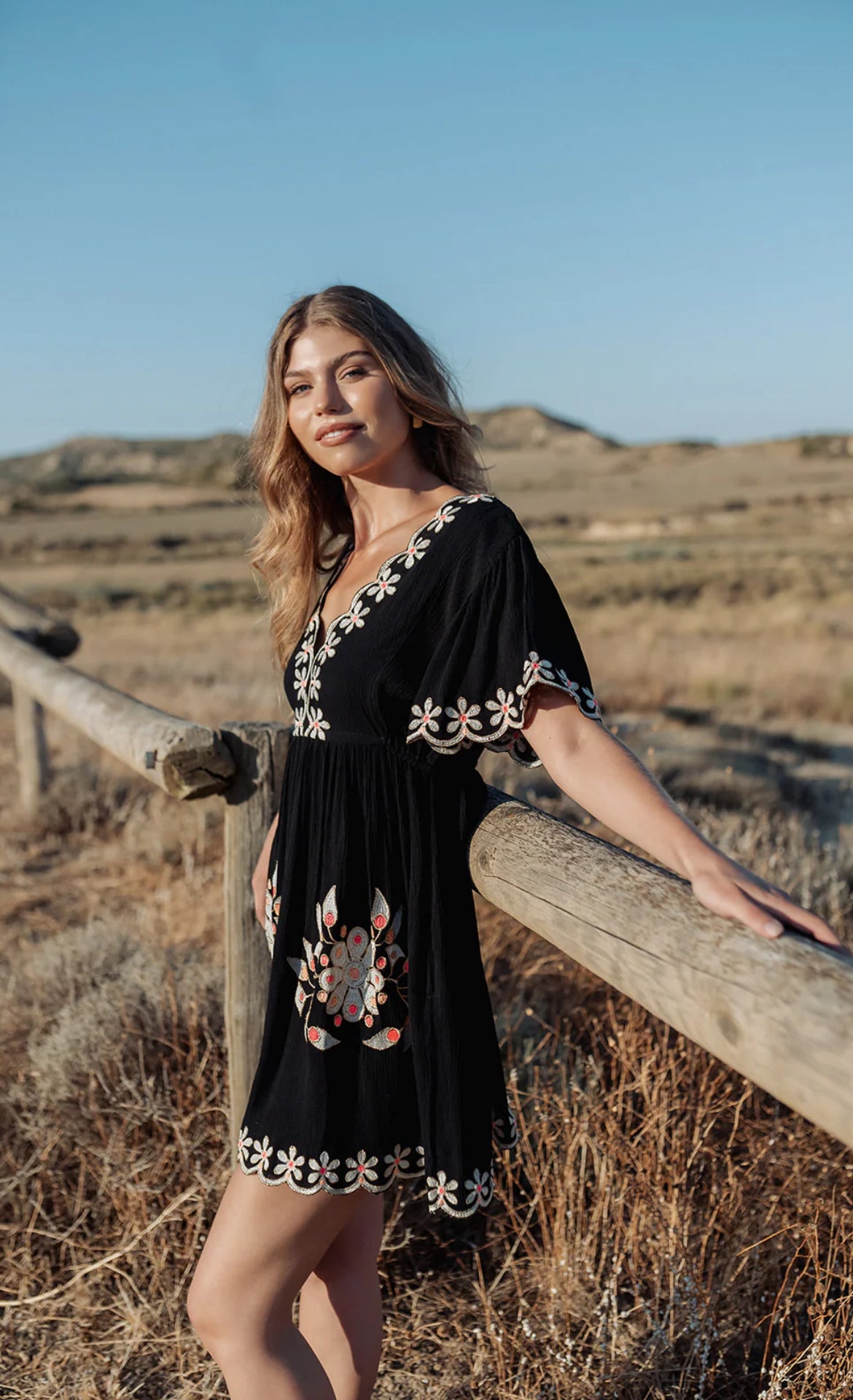 Robe Bohème Brodée Paloma Black