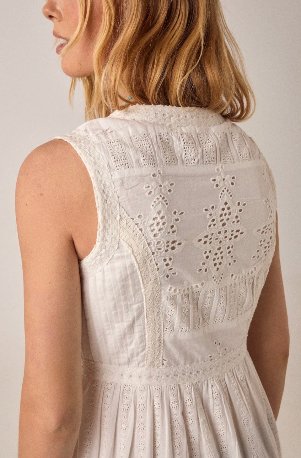 Robe Longue Broderie Bohème – White Romance