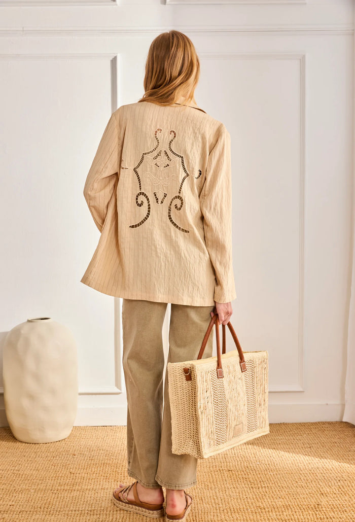 Veste MÉDA beige bohème chic – motif ajouré dos