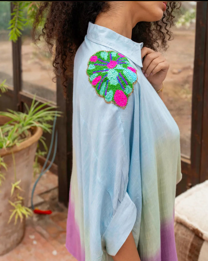 	détail broderie perles blouse coralia