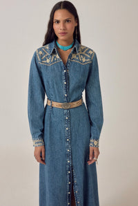 Robe longue Amélia en denim brodé