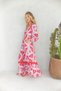 Robe Solea – Robe Longue Bohème Rouge Imprimé Bandana Chic