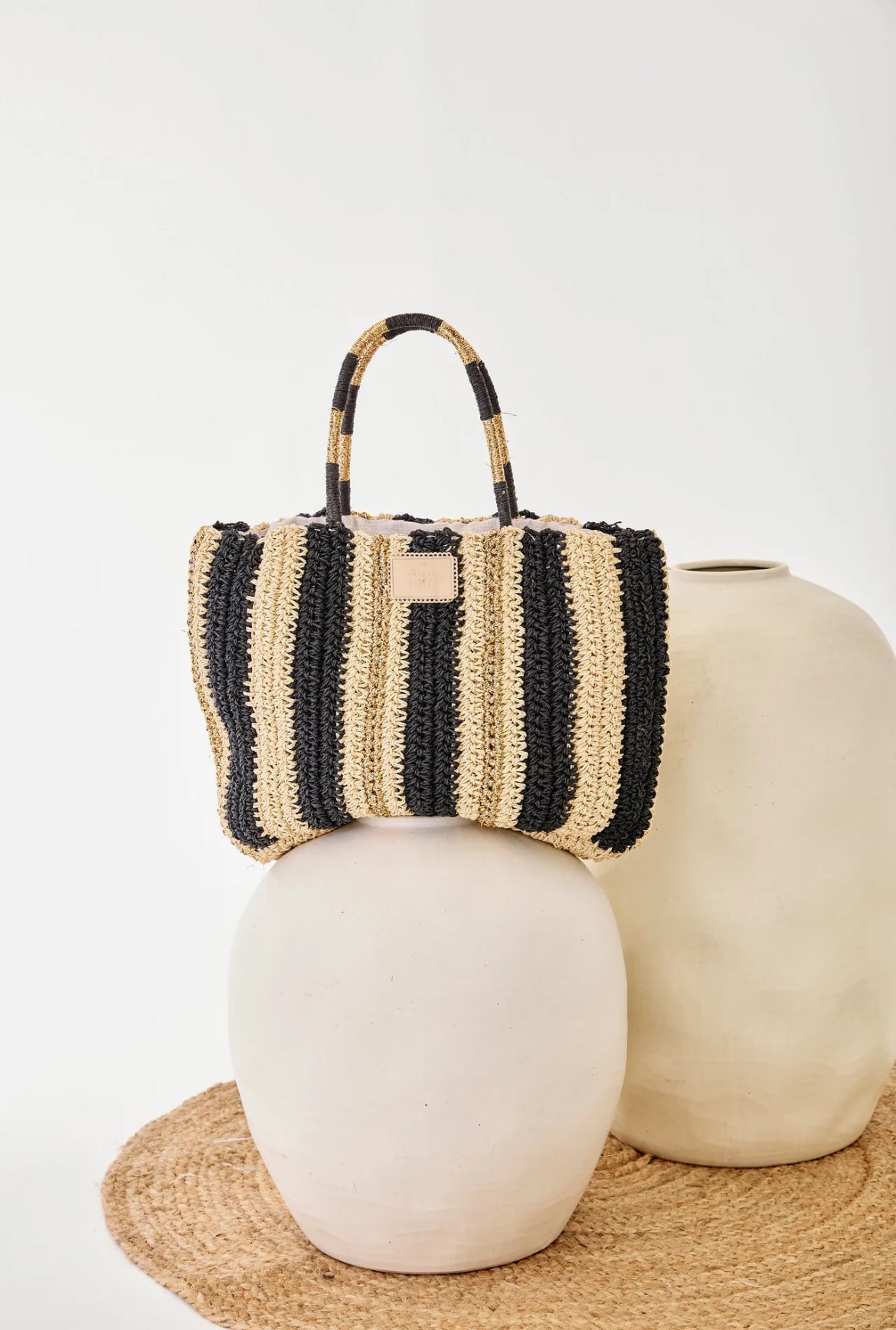 Sac bohème en raphia rayures noir naturel avec lurex doré KAROMI