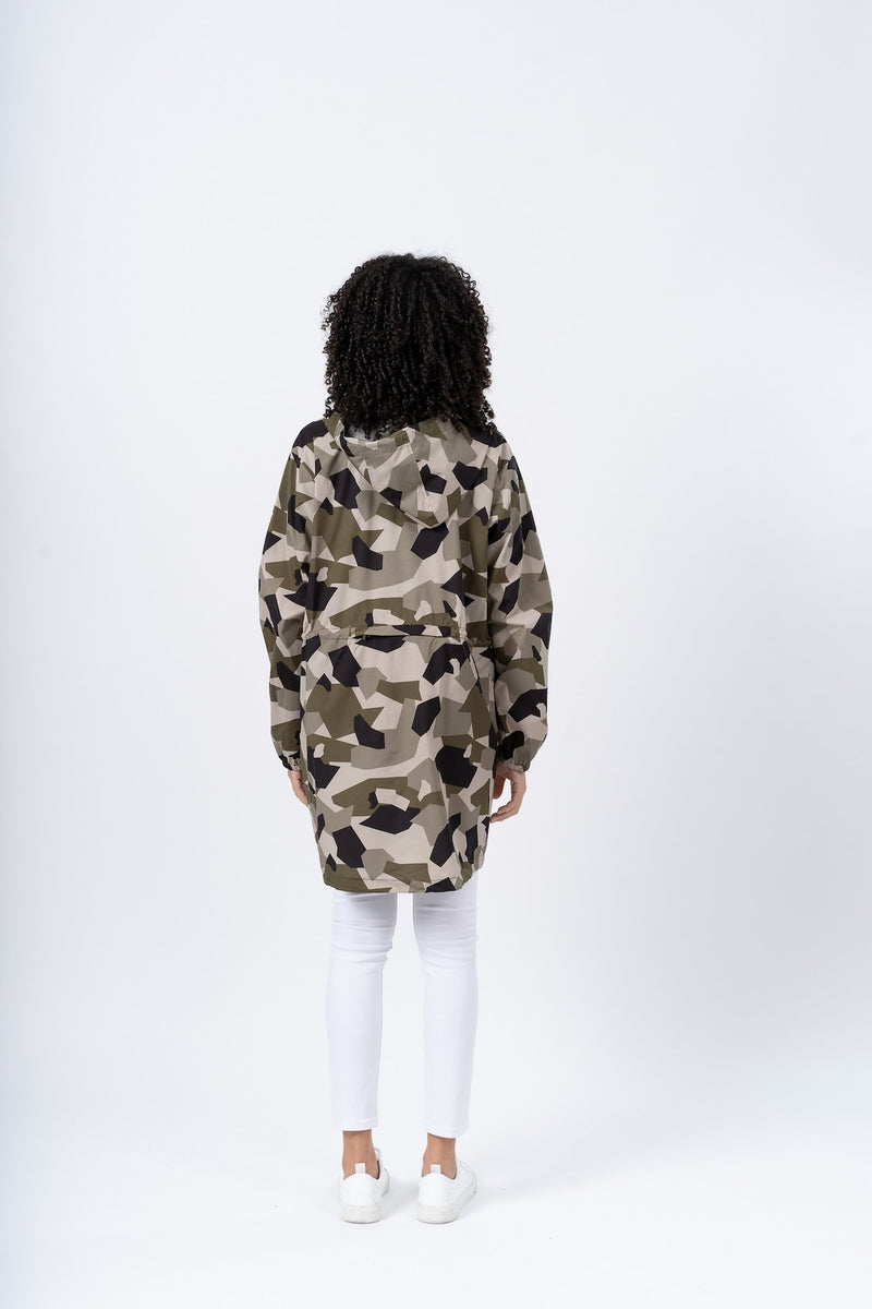 imperméable femme motif camouflage