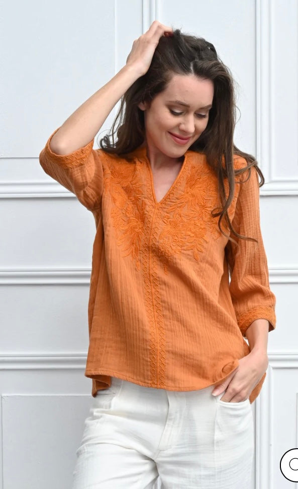 blouse style gypsy couleur roule avec broderie