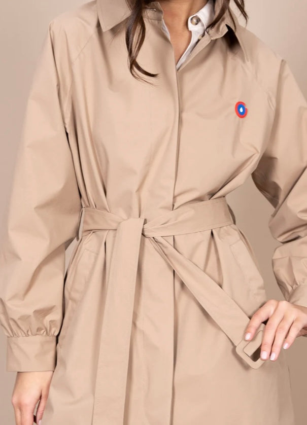 trench coat élégant et féminin 