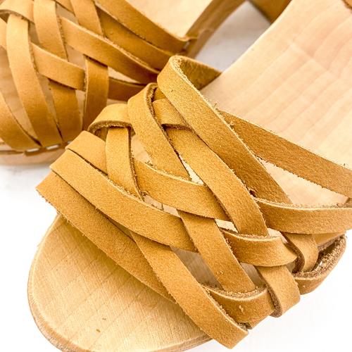sabots sandales en nubuck et semelle en bois